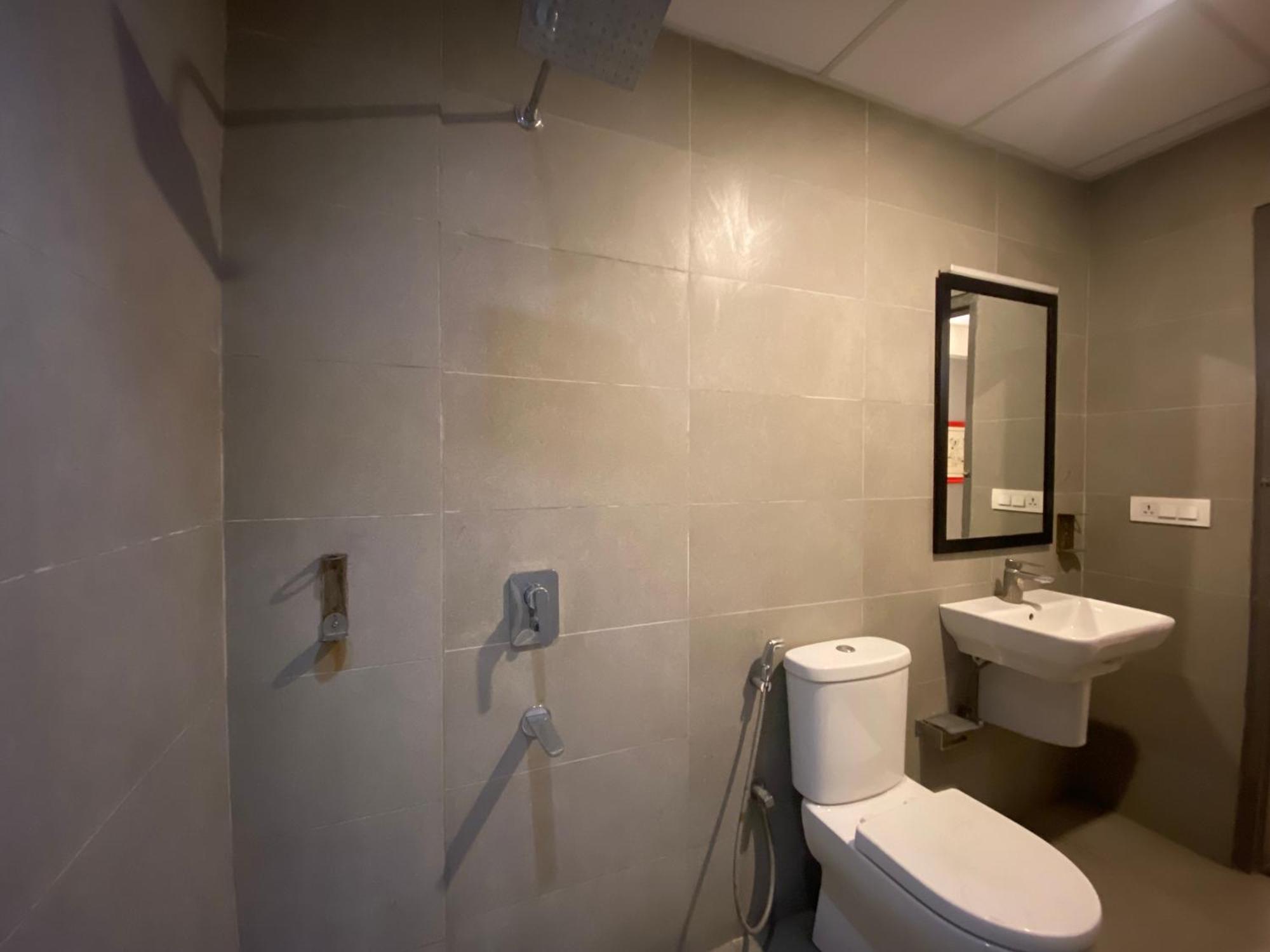 Hotel Crown Inn ฟารีดาบัด ภายนอก รูปภาพ